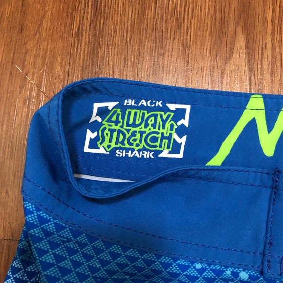 Maui and Sons 4 way stretch Beach Short (30) - Picture 3 of 6